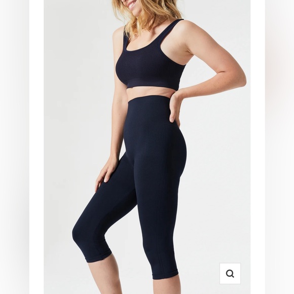 Blanqi Hipster Support Capri Leggings - Picture 1 of 5